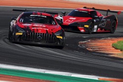 Obě auta na stupních vítězů. RTR projects zažilo bohatou Valencii