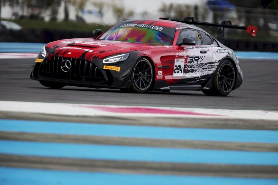Boj o výhru na třech frontách, bronz pro nováčky. RTR projects potvrdilo příslušnost k elitě GT2 European Series