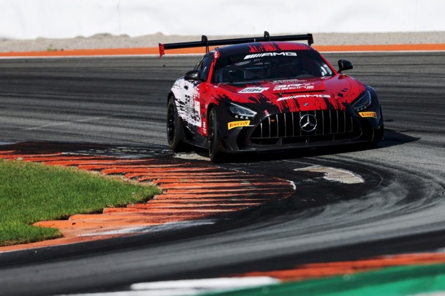 Stříbro je pořád ve hře. RTR projects zahajuje ve Valencii závěrečnou třetinu GT2 European Series